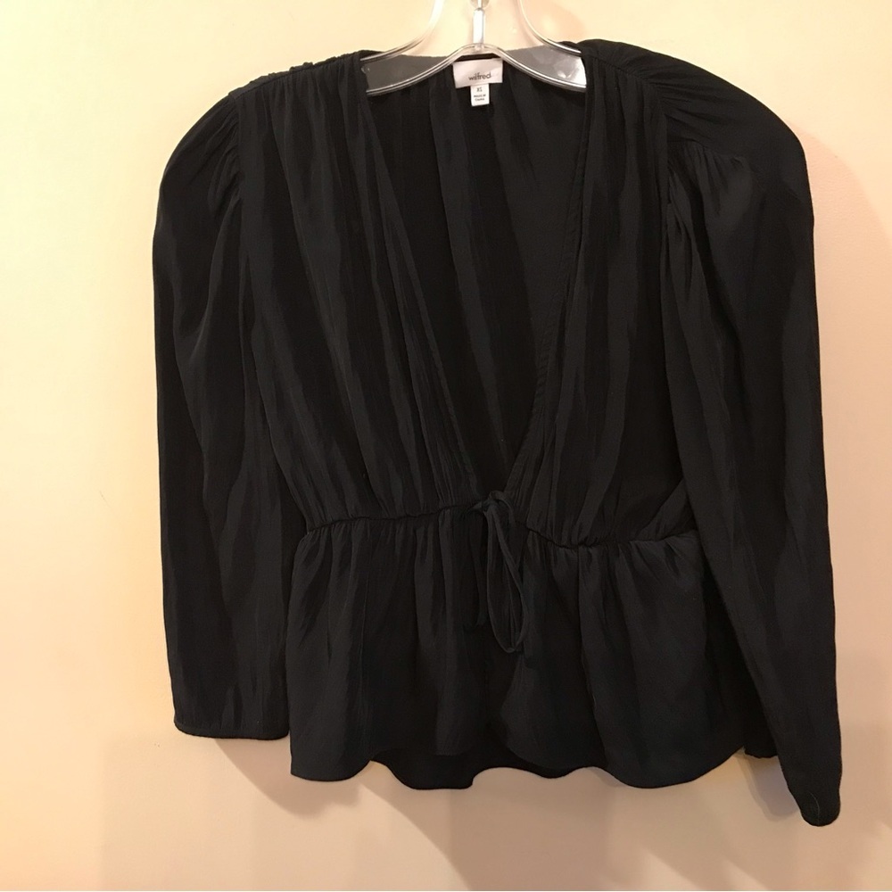 Aritzia Wilfred Shanina Tie Front Black Blouse Size XS Deep V Satin Bow